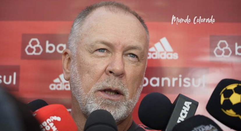 Mano Menezes projeta Gre-Nal e diz começar a pensar no Inter com Luiz Adriano