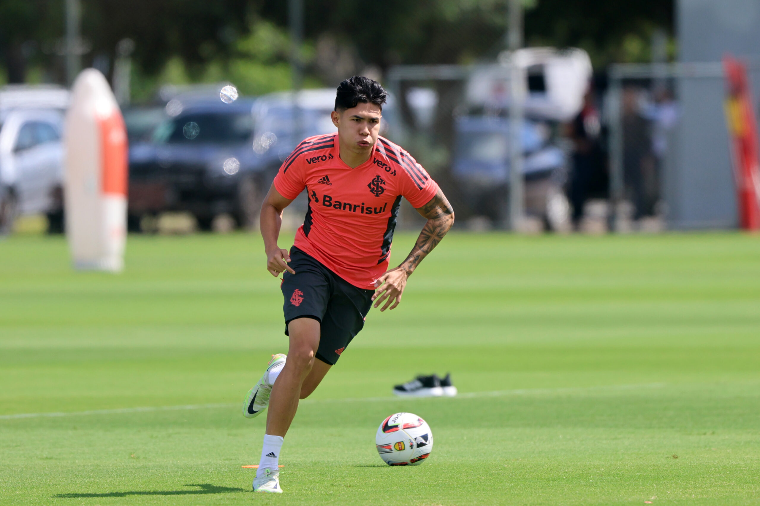 “Quero fazer minha própria história”: confira as primeiras palavras de Nico Hernández no Inter