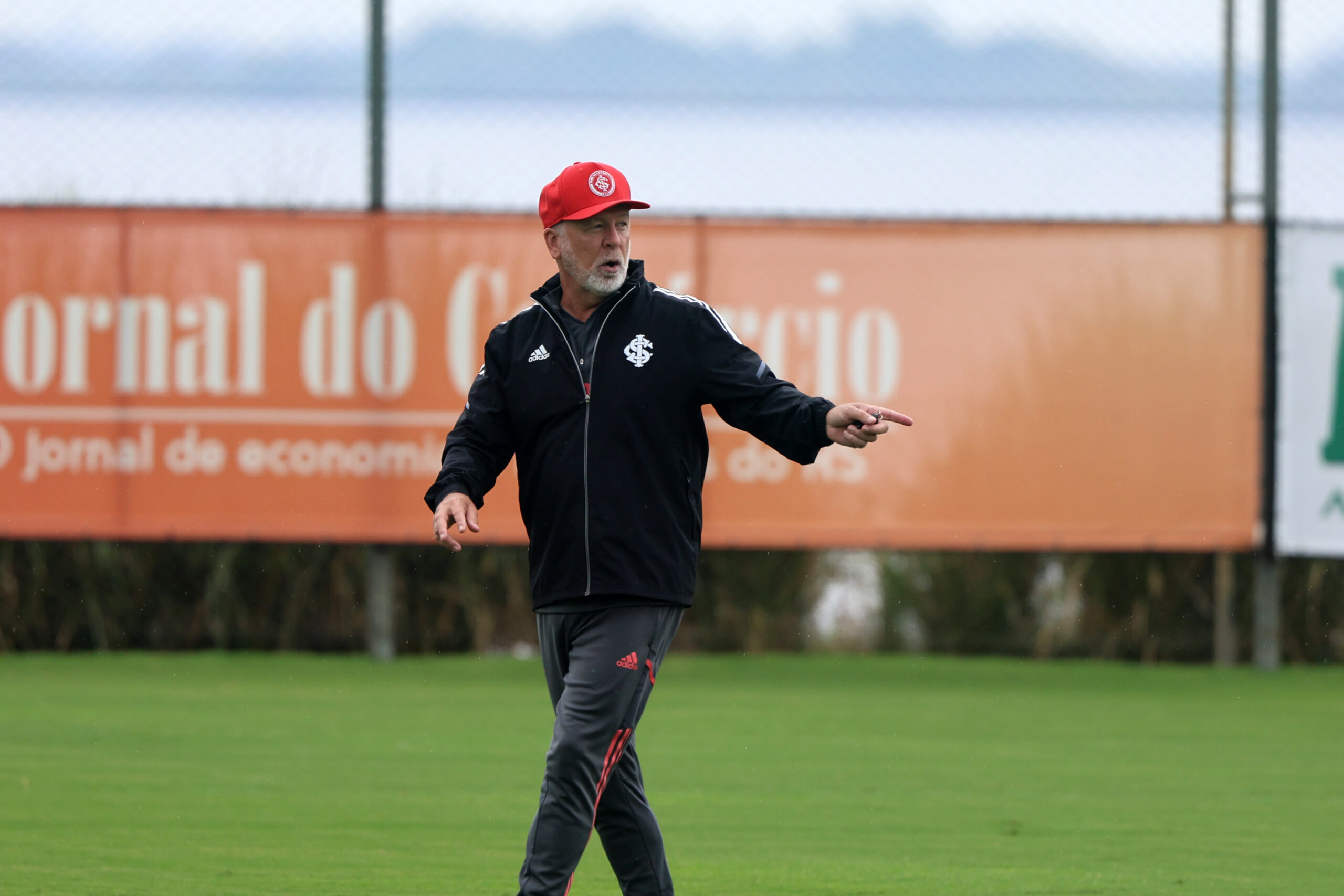Inter encerra preparação com desfalque importante para enfrentar o Aimoré