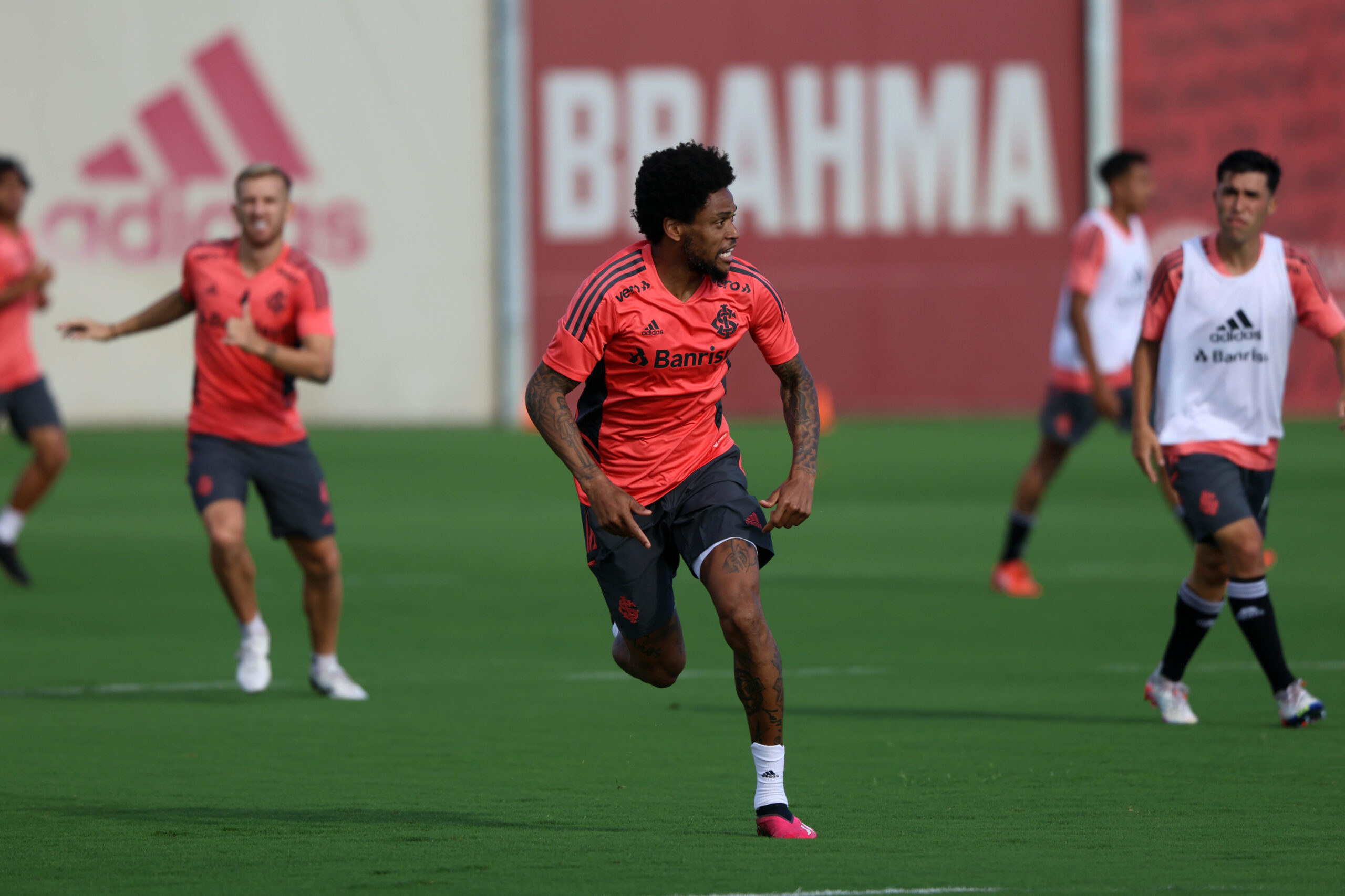 Novo reforço que vinha jogando em outra posição revela onde vai atuar no Inter