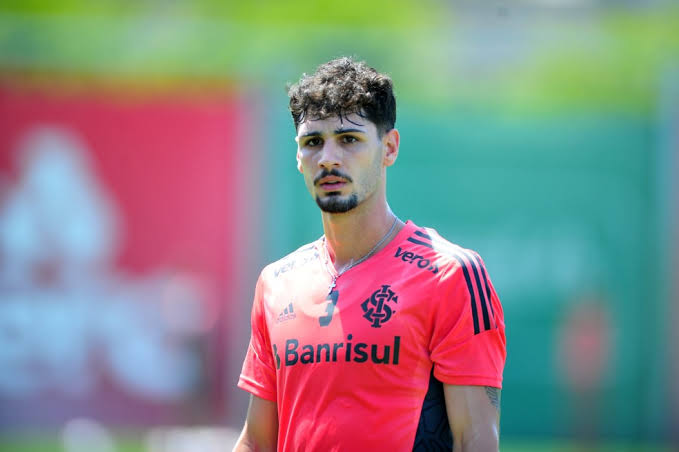 Time da Premier League demonstra interesse em Johnny 