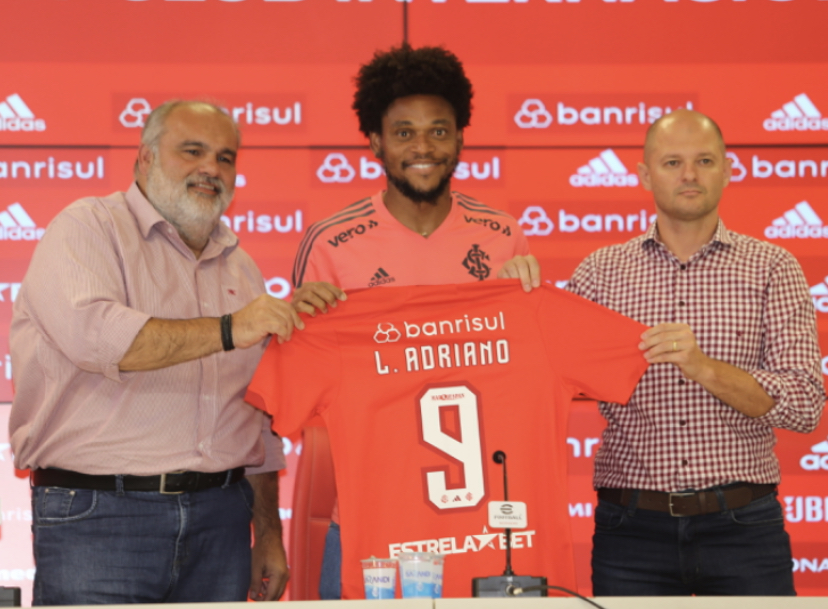 O que disse Luiz Adriano quando questionado sobre Luis Suárez