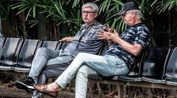 Dupla de ex-técnicos do Inter vive crise em time paulista