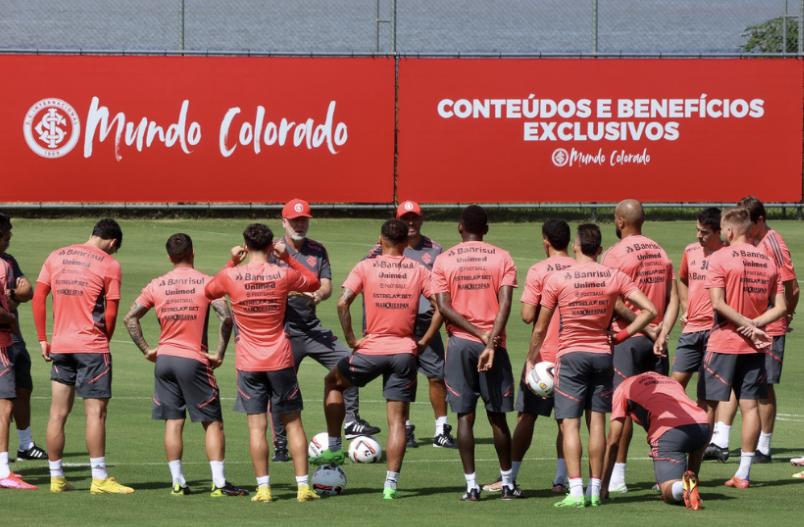 Inter divulga vídeo de reforço treinando com o grupo