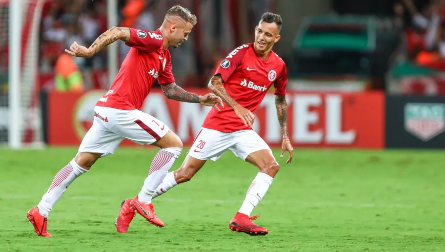 O ex-Inter que enfrenta problema no Campeonato Alemão