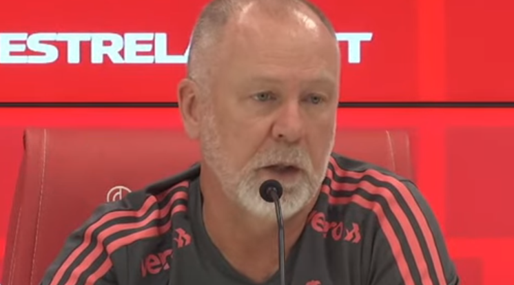 O gesto de Mano Menezes após o empate do Inter com o Caxias que chamou a atenção