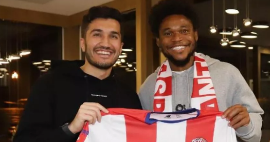 A informação sobre o Inter que o pai de Luiz Adriano diz não ser verdadeira