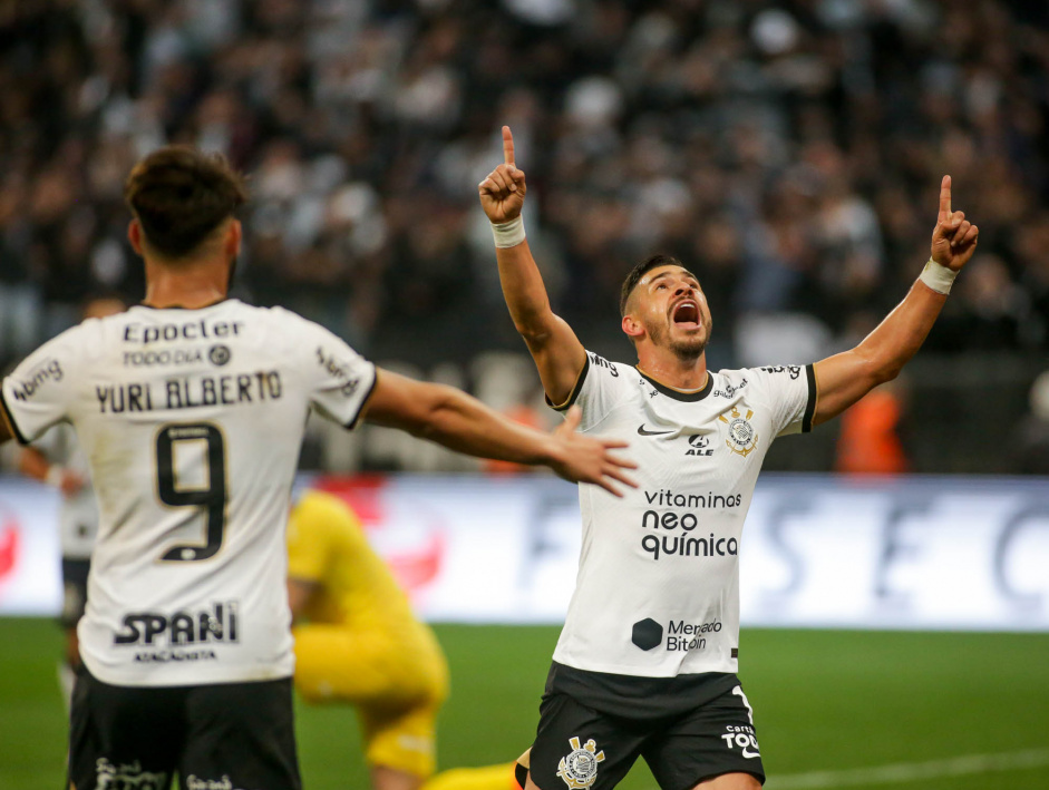 Ex-Inter pode estar de saída do futebol brasileiro; entenda