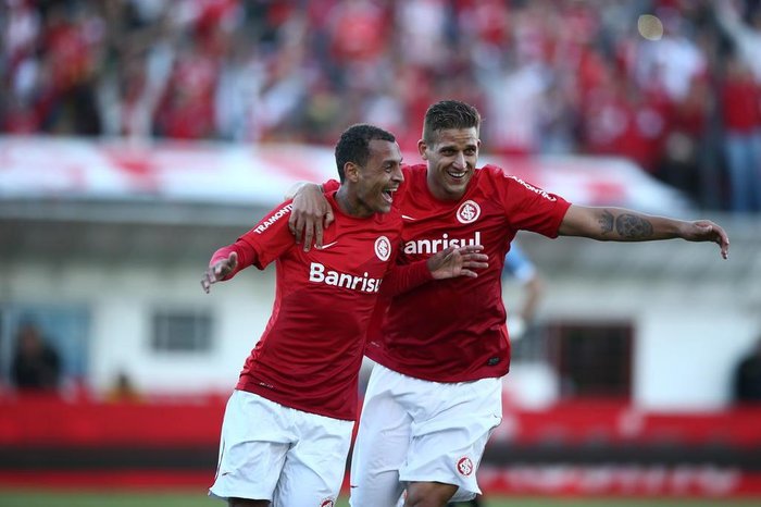 A vez em que Alan Patrick marcou gol no Grêmio e garantiu título do Gauchão ao Inter