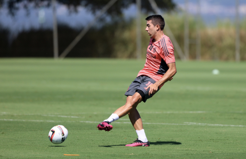 De Pena projeta primeiro clássico Gre-Nal pelo Inter