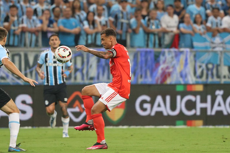 Alan Patrick lamenta derrota para o Grêmio: “É doído sofrer um gol no último minuto”