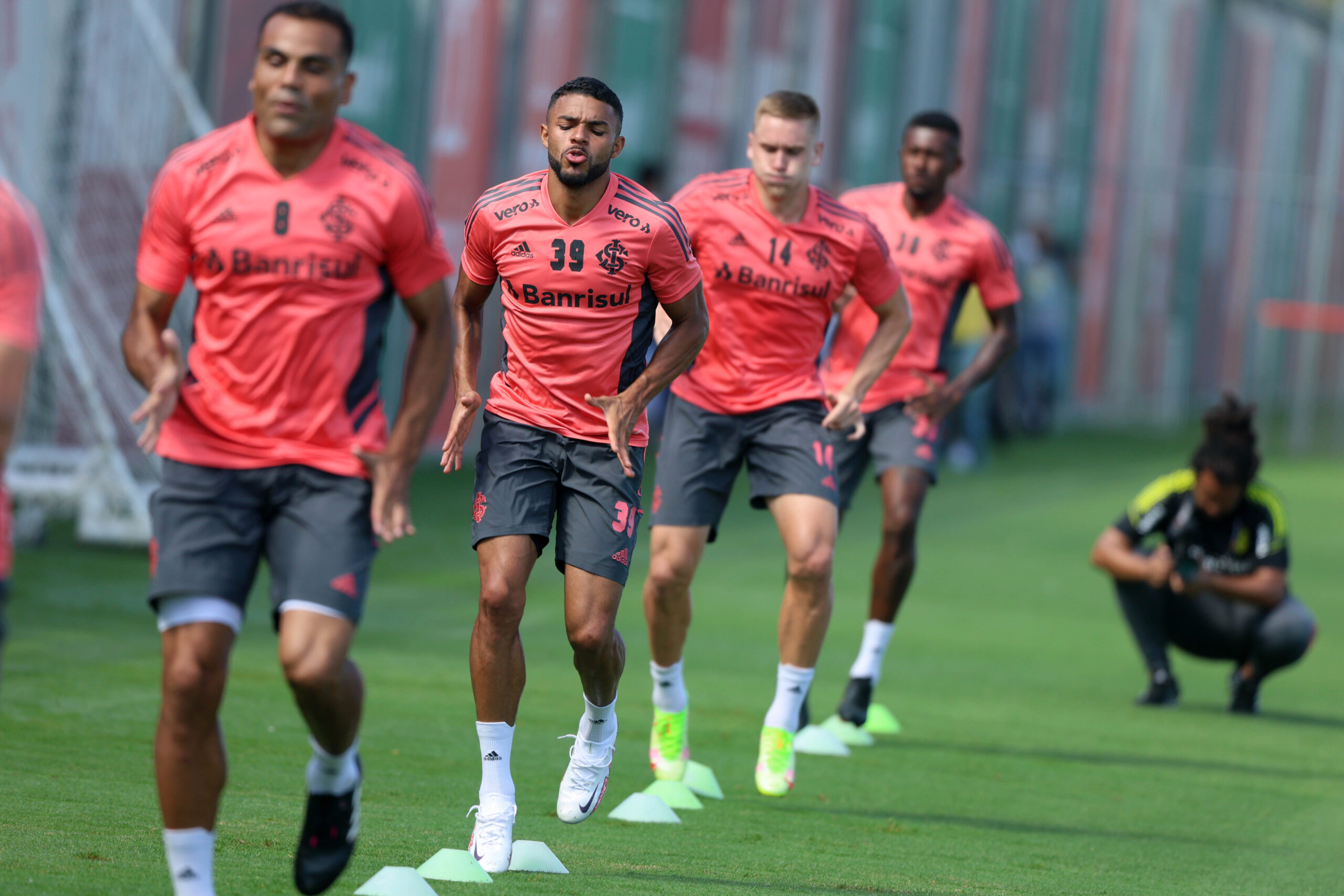 Inter se reapresenta com problemas nesta tarde