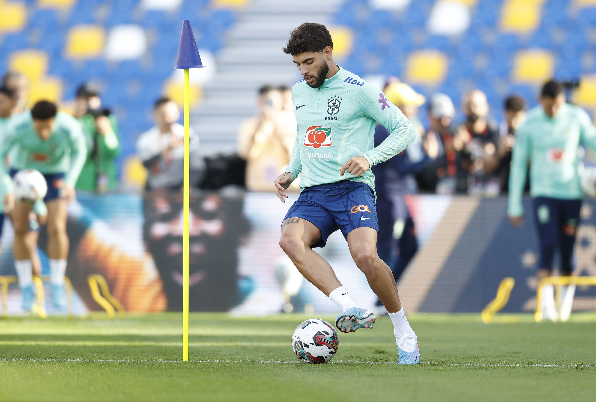 Ex-Inter assume camisa 9 da Seleção