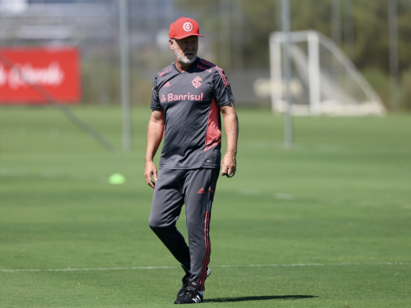 Gre-Nal 438 será o primeiro de Mano Menezes pelo Inter; veja o histórico do técnico em clássicos