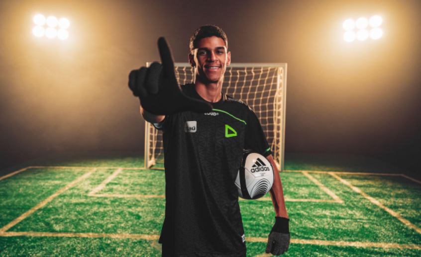 Luva de Pedreiro provoca o Inter em vídeo após acertar com o Grêmio