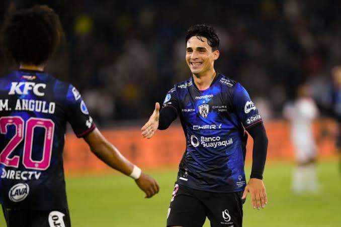 O meia que não quis nem conversar com equipes brasileiras e preferiu ficar no futebol equatoriano