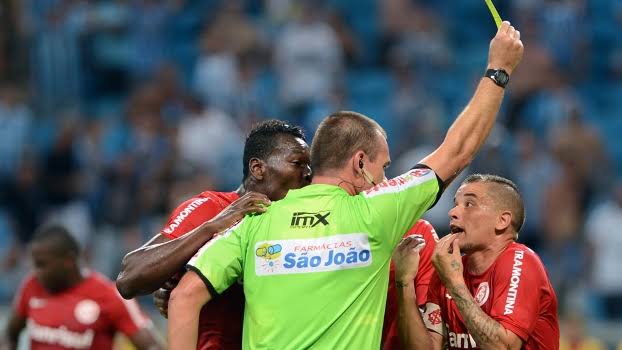 Nervoso? Vuaden fala sobre apitar o Gre-Nal 438