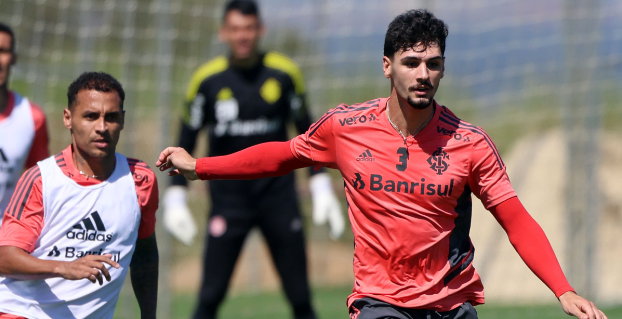 Treino do Inter tem conversa de Mano Menezes com Alan Patrick; saiba mais