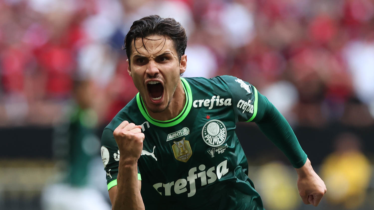 Antigo alvo do Inter, Raphael Veiga pode deixar o Palmeiras