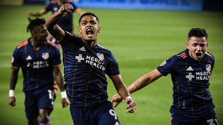 O centroavante tentado pelo Inter no ano passado que está indo para a Europa