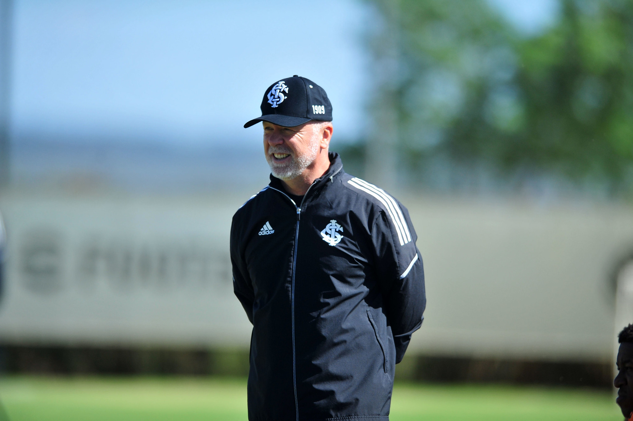 Saiba o que o Corinthians ofereceu para tirar Mano Menezes do Inter