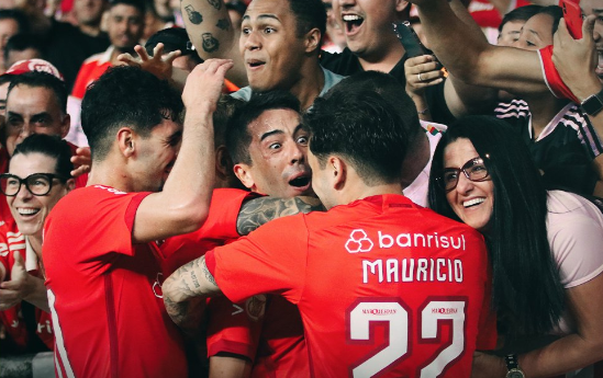 A grande marca alcançada por Carlos de Pena com o gol diante do Goiás