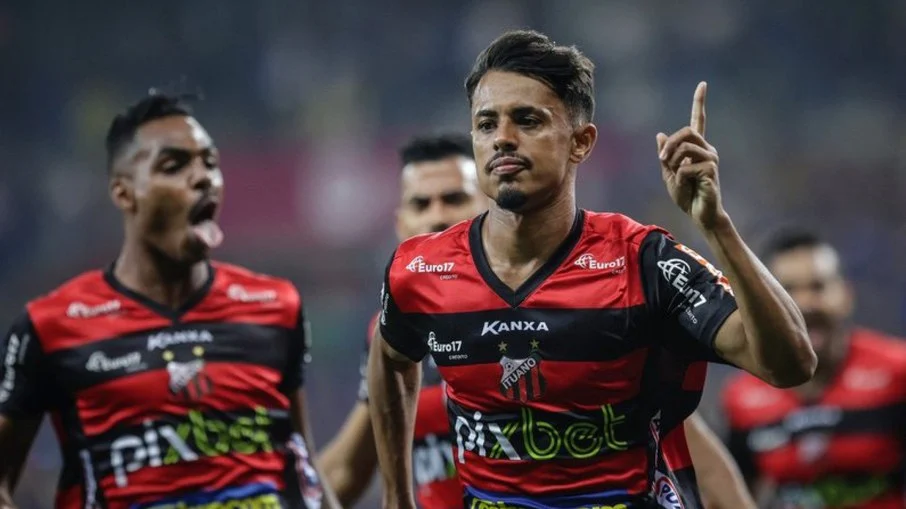 Conheça as características de Gabriel Barros, que está acertado com o Inter