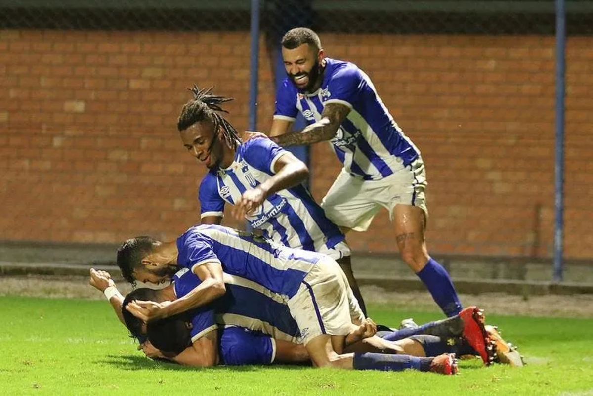 Adversário do Inter contrata atacante da Série A