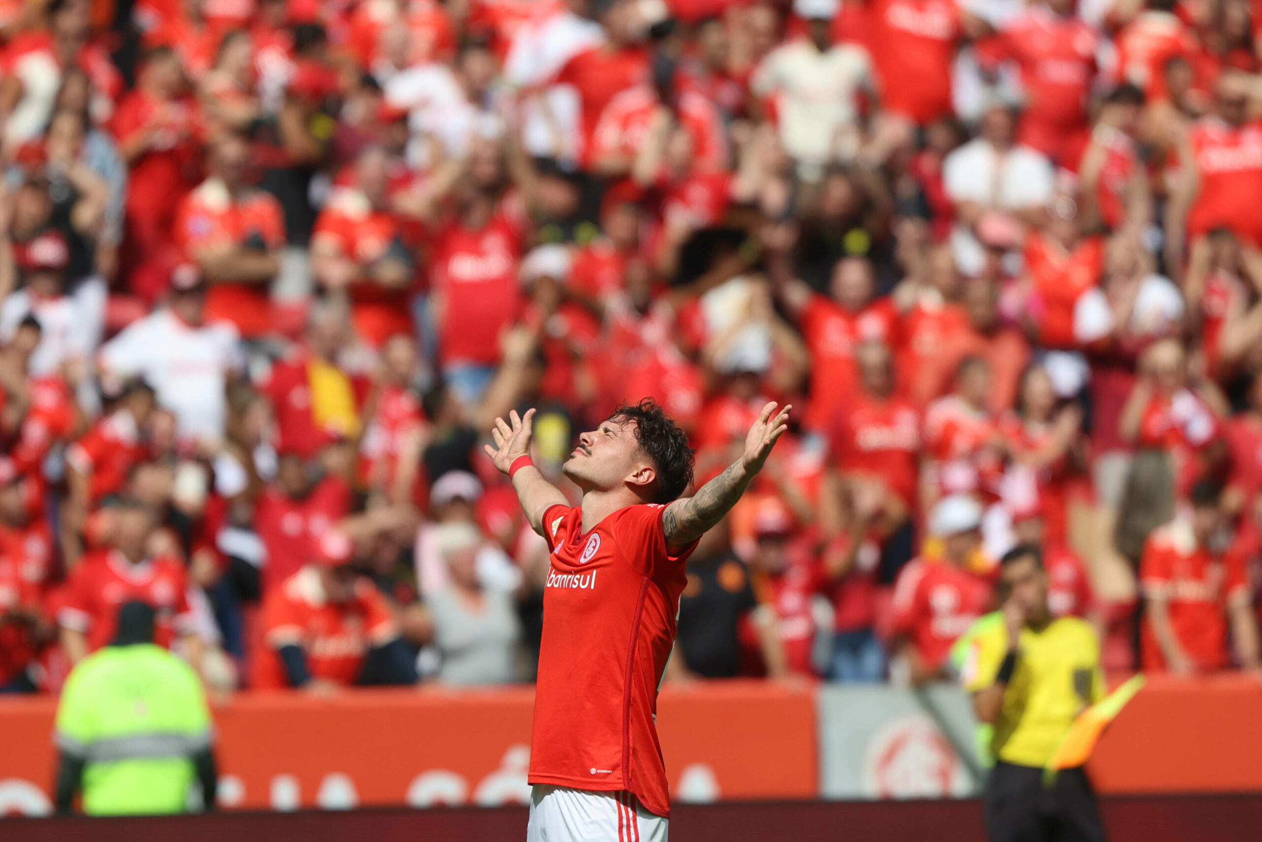 O time europeu que segue buscando a contratação de Mauricio