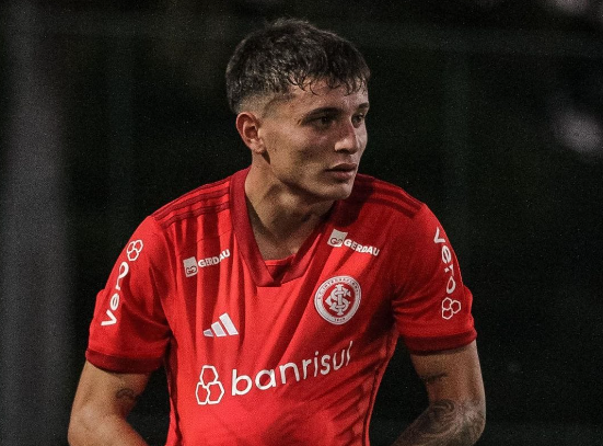 Argentino faz estreia com a camisa do Inter