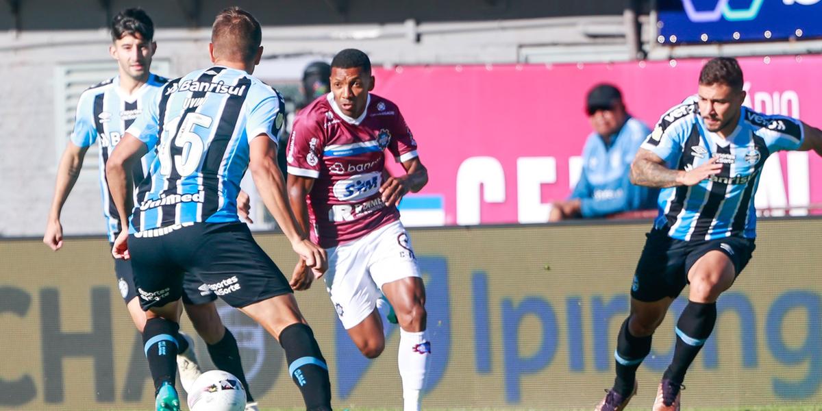 Presidente do Caxias nega divida com o Inter e diz que clube da Serra vai receber por Jean Dias