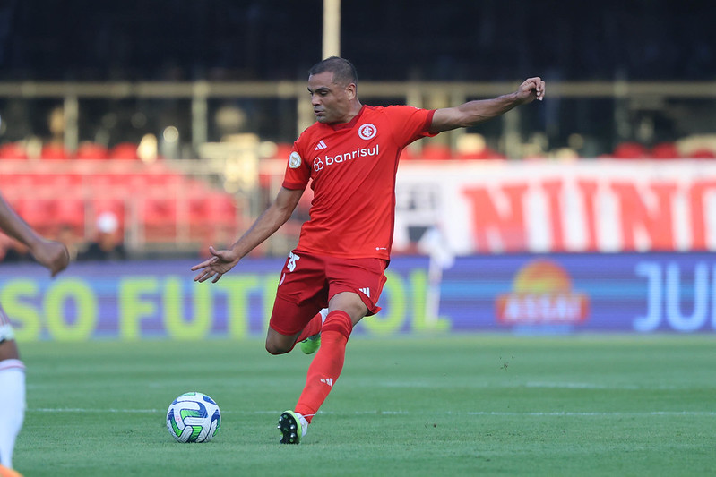 “Não merecemos vencer”, diz Gabriel Mercado após derrota para o São Paulo