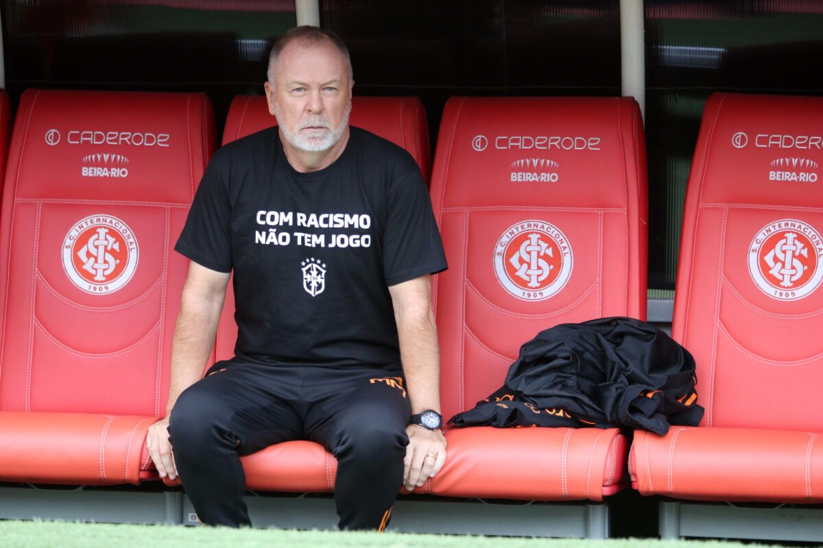 A boa notícia para Mano Menezes do treinamento nesta segunda-feira