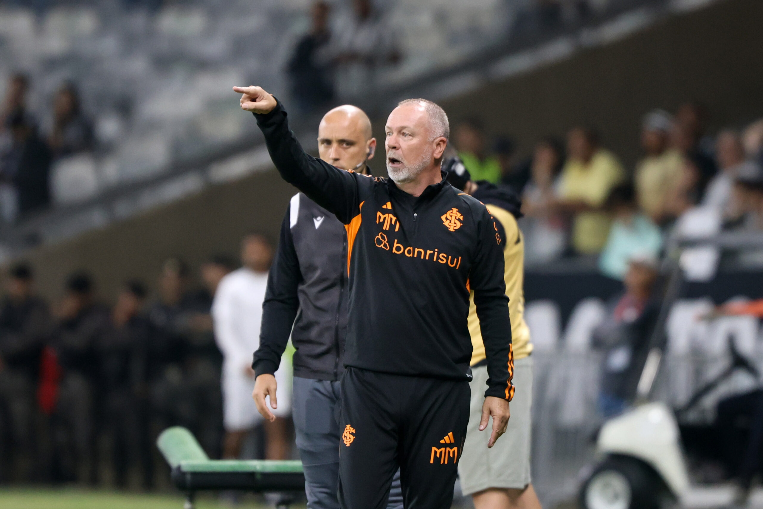 Direção do Inter responde se Mano Menezes segue como treinador após derrota para o Atlético-MG