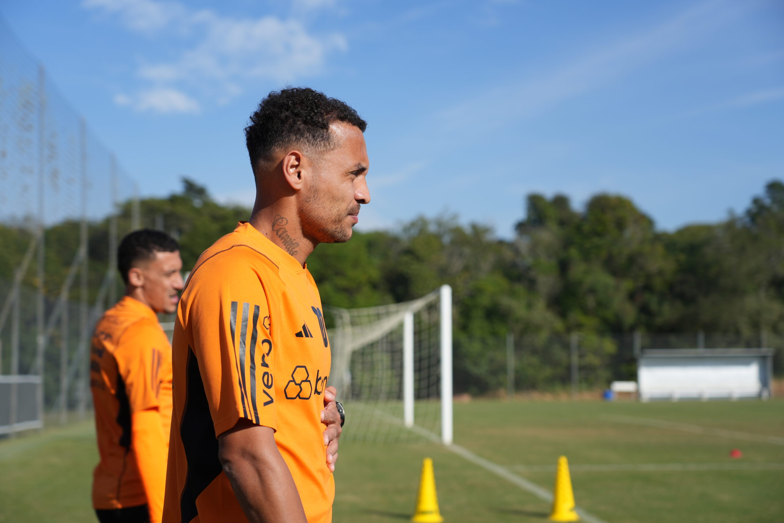 Alan Patrick reconhece “momento turbulento” e projeta o Gre-Nal 439