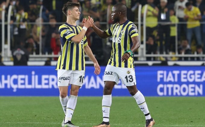 Enner Valencia, acertado com o Inter, marca lindo gol vestindo a camisa do Fenerbahçe; confira 