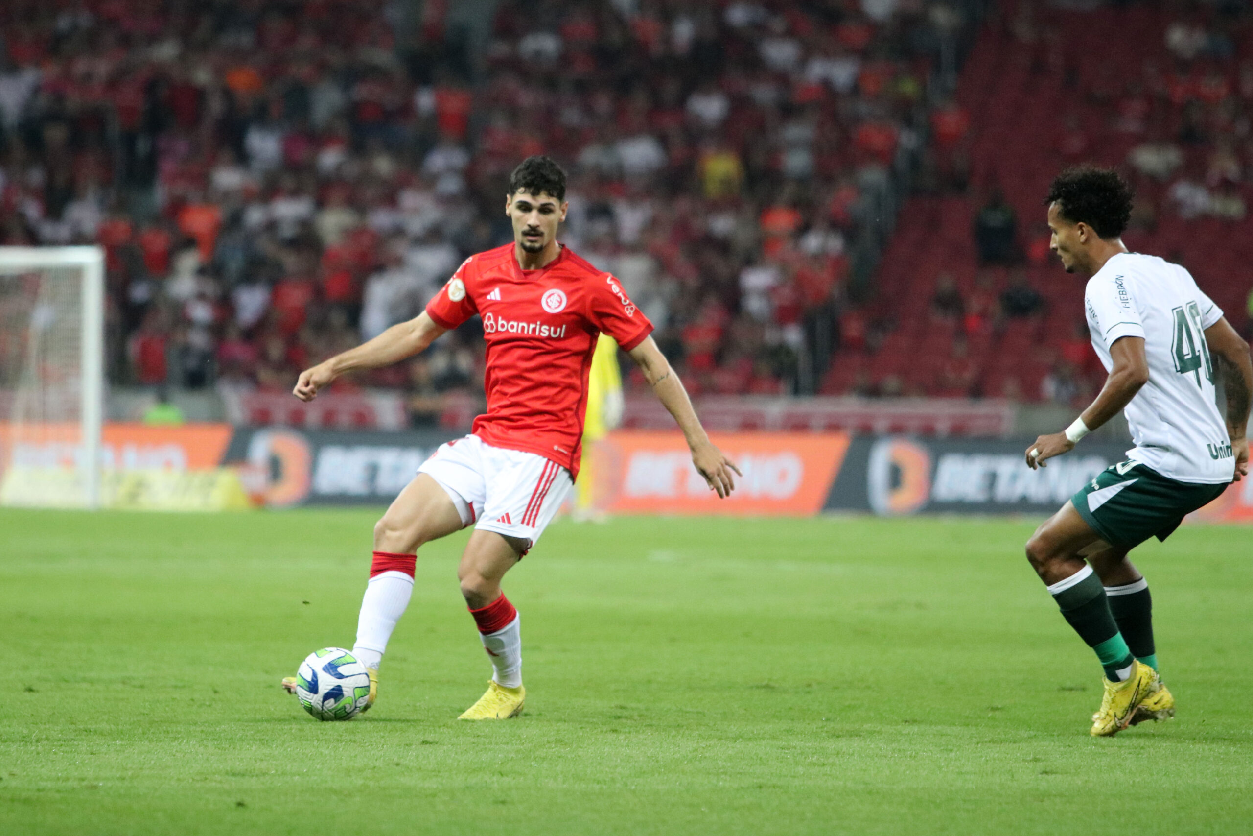 As reclamações do Inter no jogo contra o Goiás