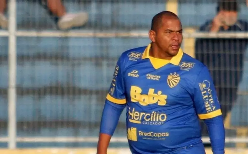 Walter e Taison se reencontram em Pelotas; foto viraliza nas redes sociais