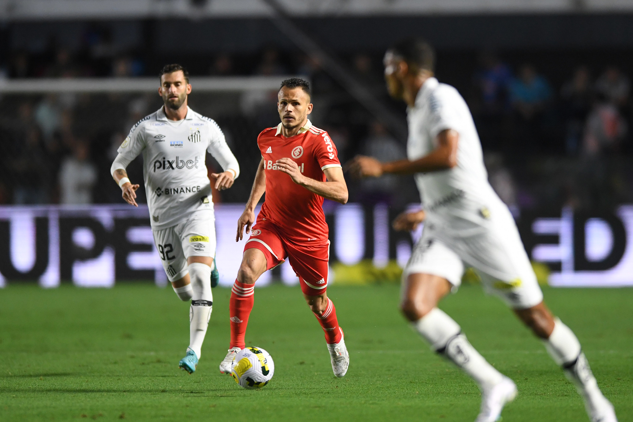 Brasileirão: veja onde assistir a partida entre Santos e Inter