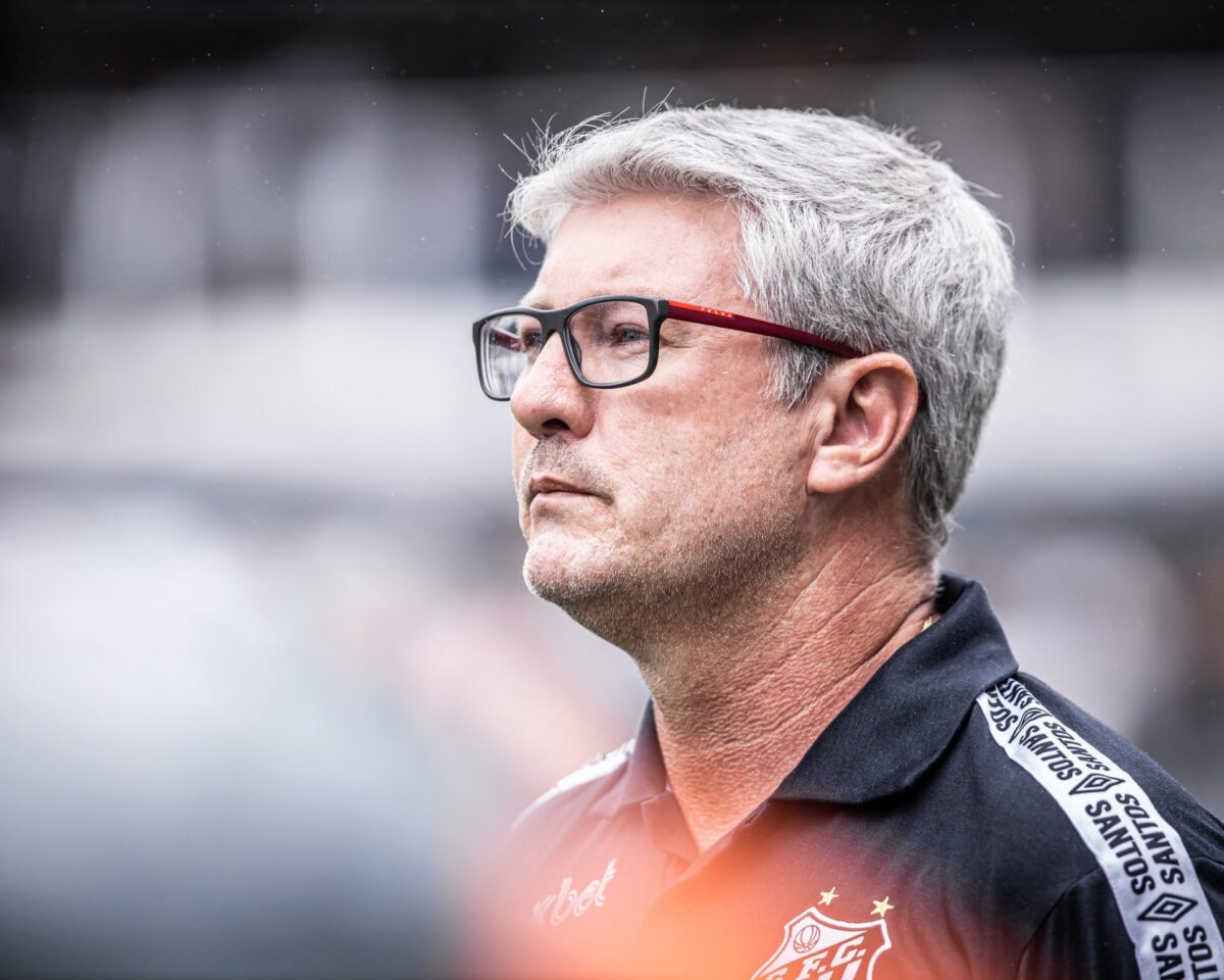 Odair Hellmann cita o Inter em postagem com “dois gigantes” do futebol mundial