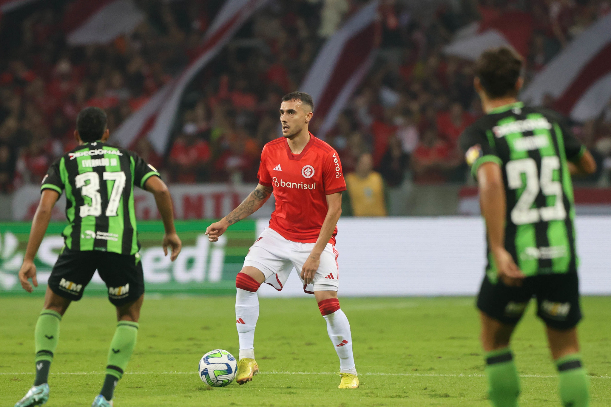 Ex-Inter se pronuncia após anunciar aposentadoria precoce