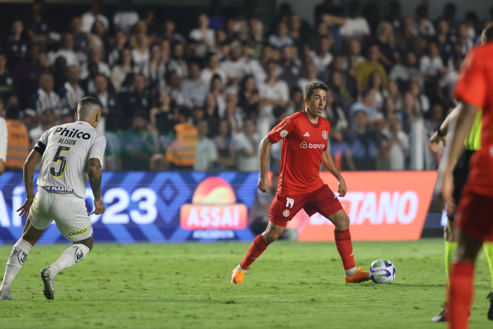 Inter empata com o Santos na Vila Belmiro