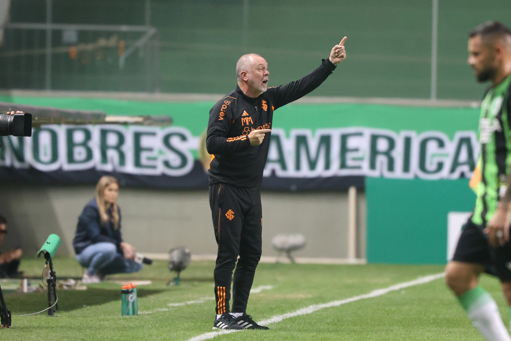 Entenda o motivo de Mano Menezes ter “Robin Hood” após o jogo contra o América-MG