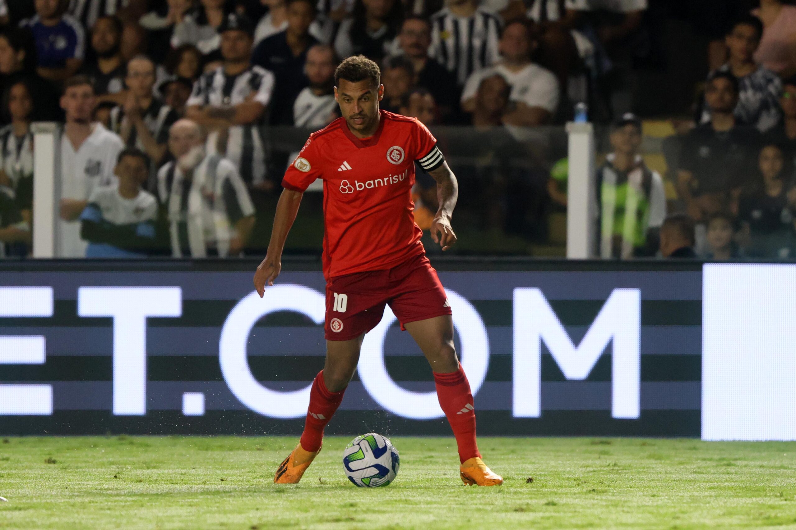Alan Patrick comemora empate contra o Santos: “Ponto importante fora de casa”