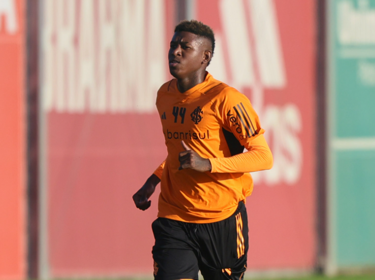 O time e as opções testadas por Mano Menezes no treino fechado desta tarde