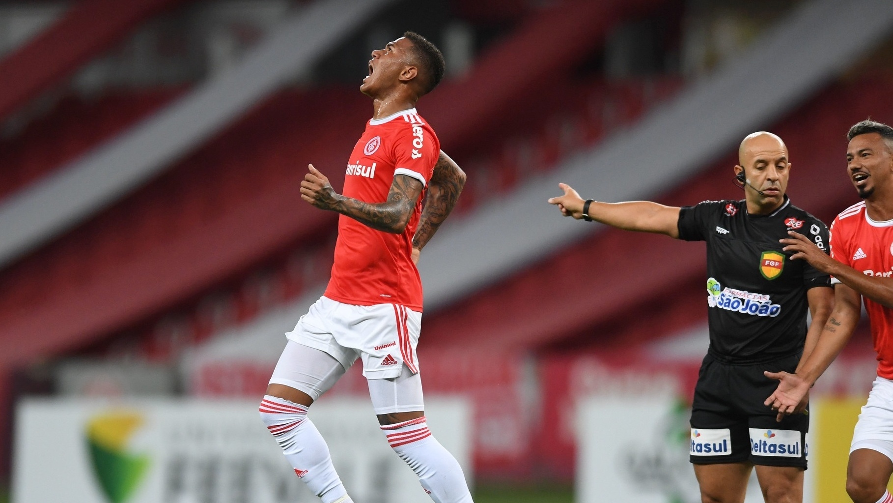Ex-Inter encaminha saída de clube brasileiro e pode parar no futebol asiático