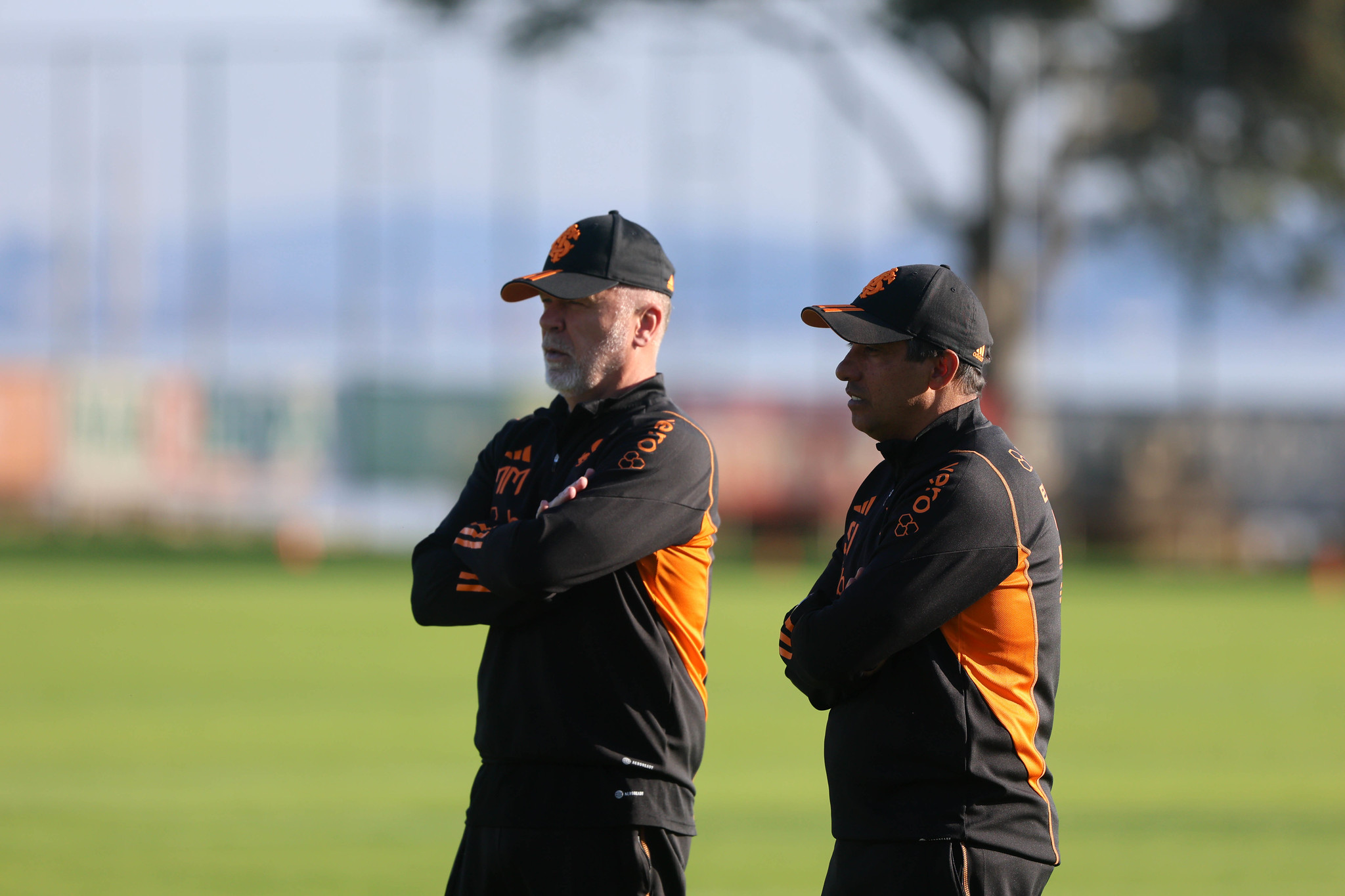 A nova declaração de Mano Menezes sobre escalar Enner Valencia e Luiz Adriano como dupla de ataque