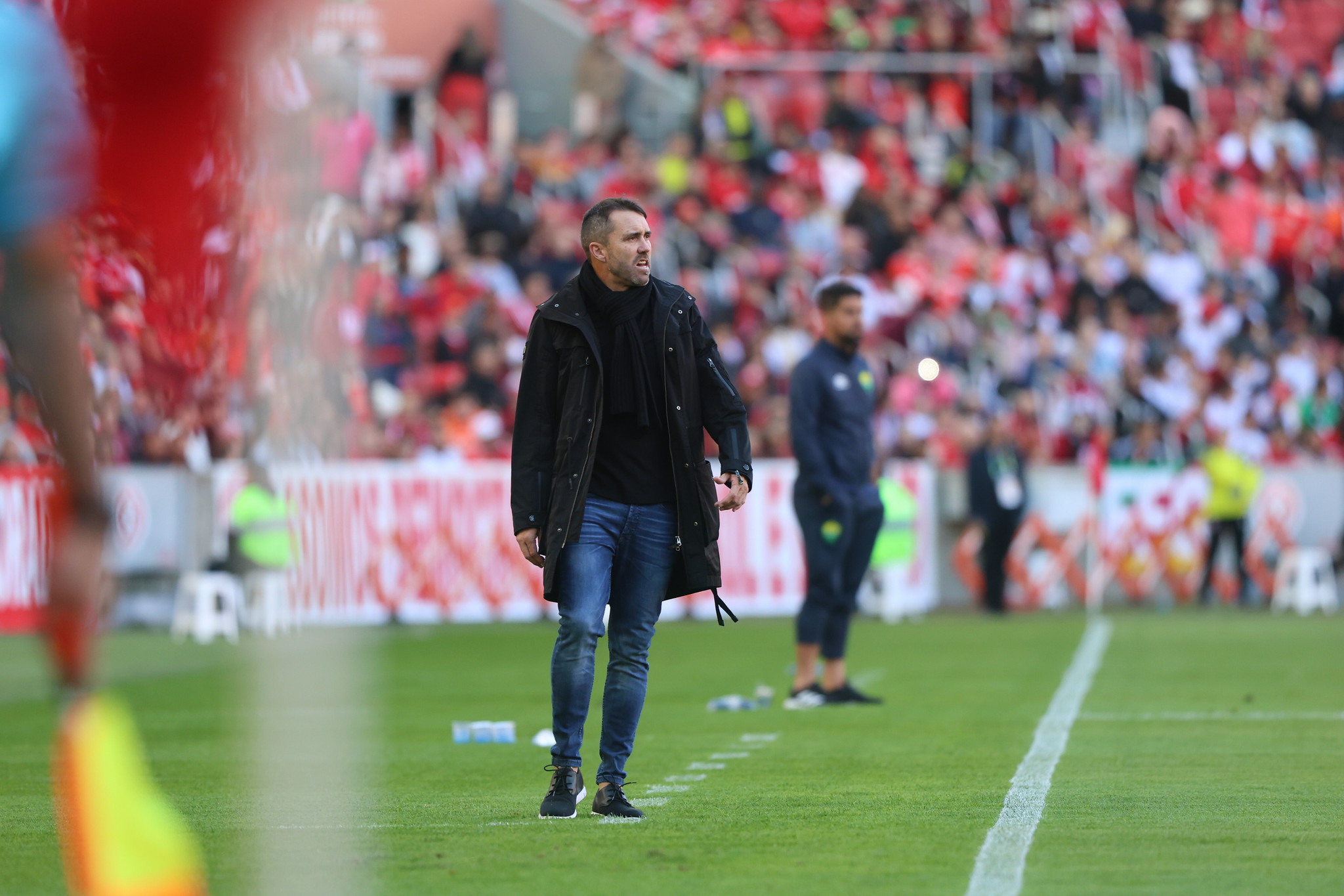 Coudet explica saída de Charles Aránguiz no intervalo do jogo contra o Cuiabá