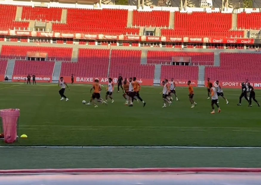 Pagar flexões: O treino realizado por Eduardo Coudet na tarde desta sexta-feira