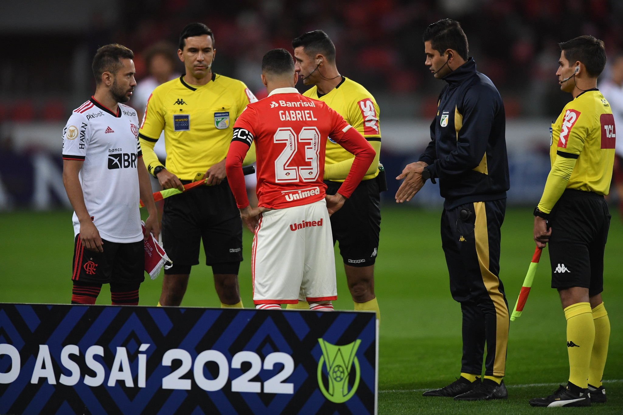 Inter enfrenta o Flamengo neste sábado; confira a provável escalação